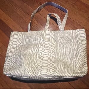 Women’s Bloomingdales Elegant Cream Tote Bag